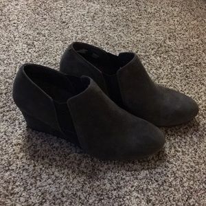 Vionic gray suede booties women’s size 10